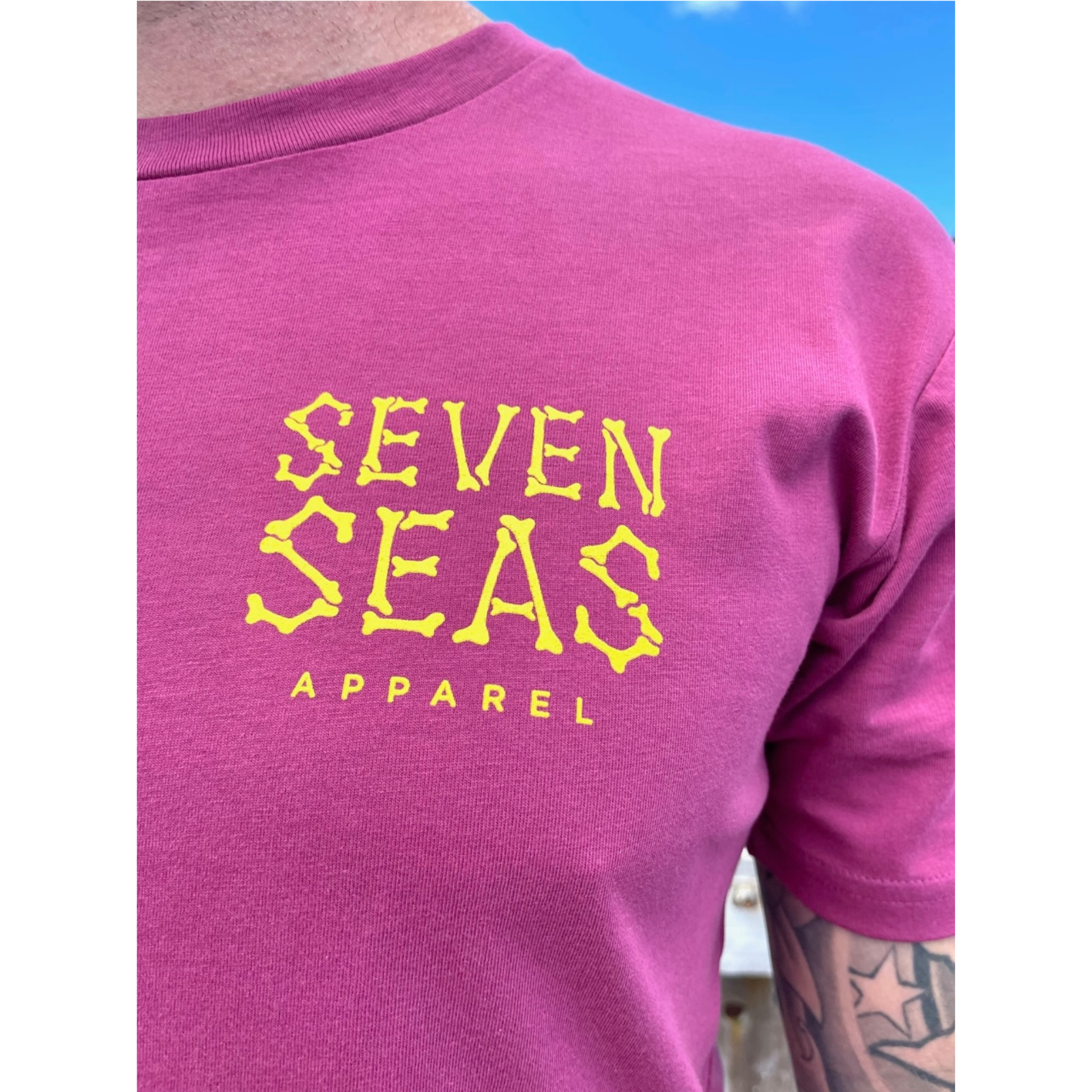 SKULL & BONES - MEN'S TEE - BERRY